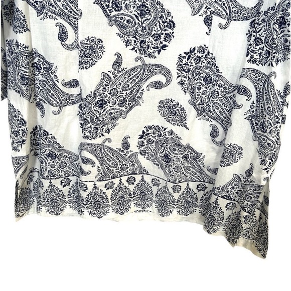 Liz Claiborne blue & white tunic. Size Medium. Excellent - like new - condition. - Picture 6 of 8